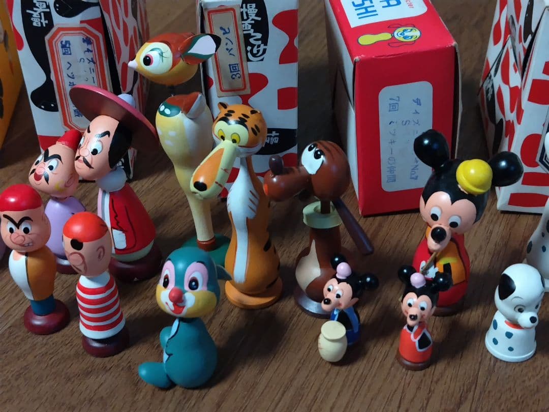 未使用 経年保管品ディズニーの城 まんがこけし 9種キャラミッキーマウス