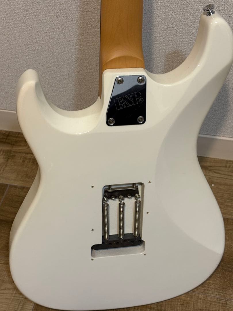 ESP Edwards E-SN-ALR ストラト　エレキギター