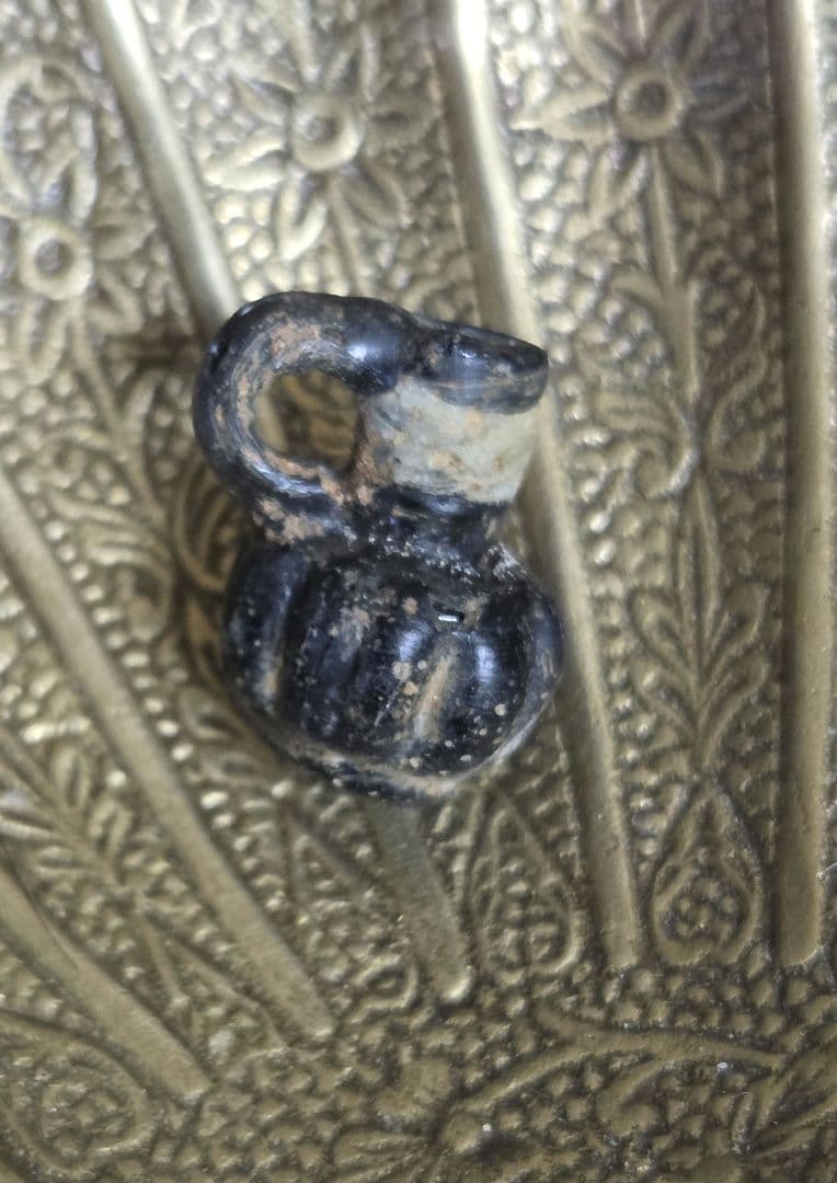 005　ビーズ　トンボ玉　容器玉　小さなガラス壺