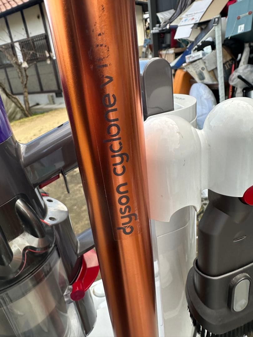 Dyson サイクロン掃除機！ダイソンＶ１０フルセット！スティッククリーナー
