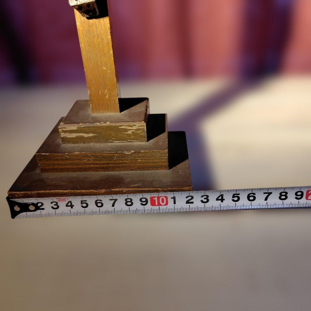 木製台座のキリスト像付き十字架　カトリック教会