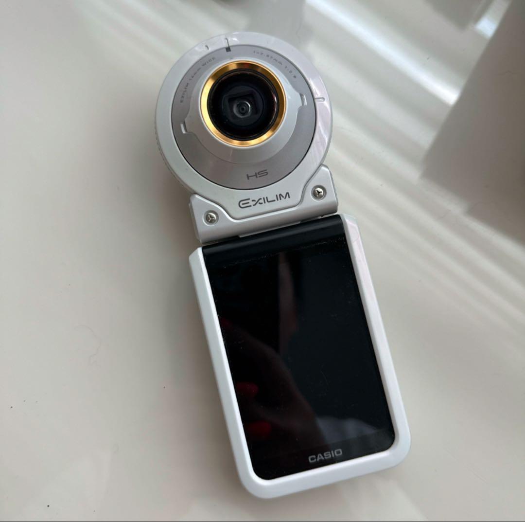 カシオ デジタルカメラ エクシリム EX-FR100LWE ホワイト