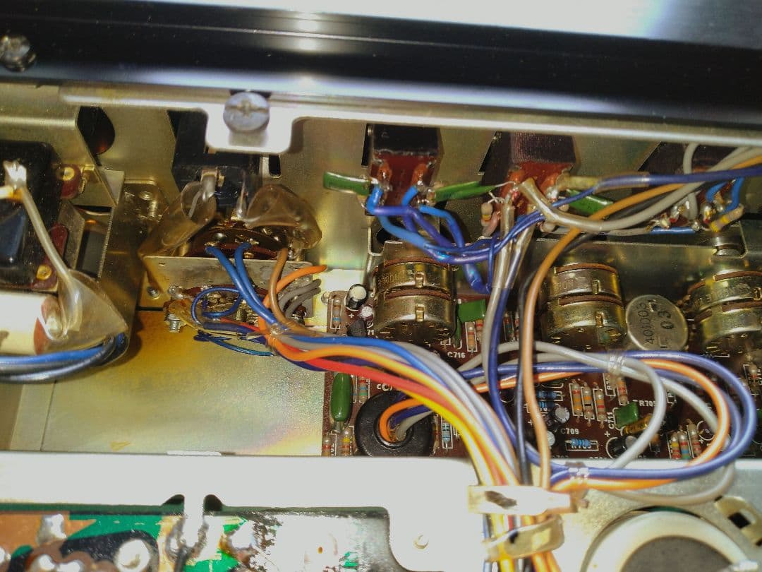 サンスイAU-666プリメインアンプ中古(OH済)