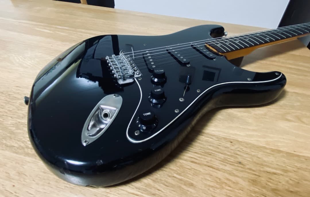 SQUIER JV シリアル　1983年