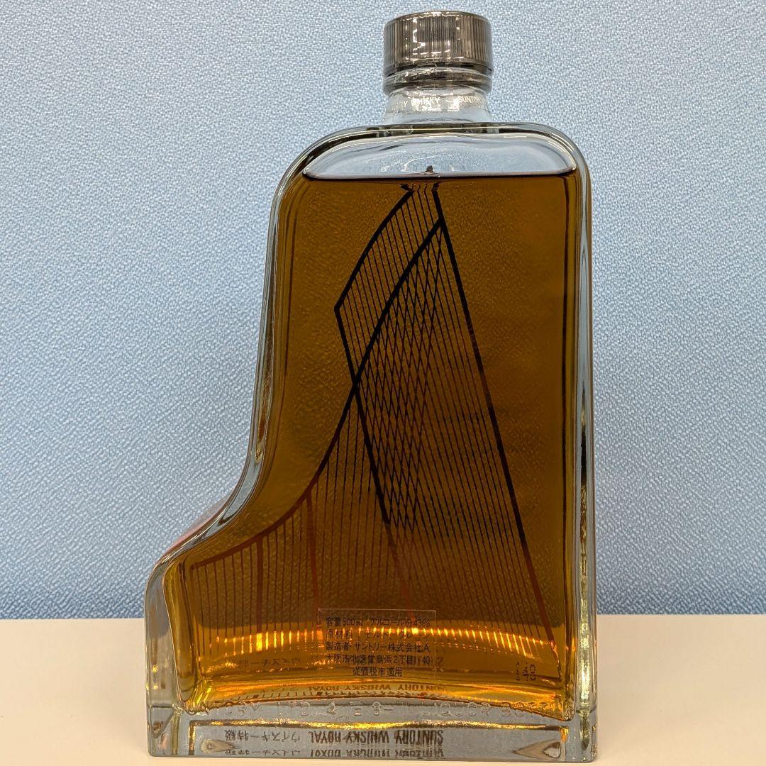 サントリーローヤル　ピアノ型ボトル　特級　従価税率適用　600ml 43％　箱無