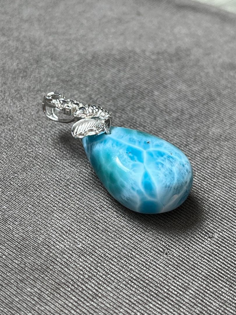 天然石☆高品質！ラリマーしずく型ペンダントトップ☆リーフバチカン&模様が美しい