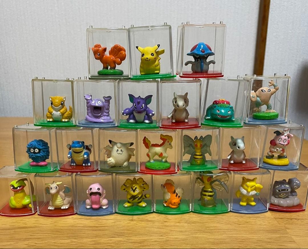 【当時物】　ポケモン　ケース入りコレクション　フィギュア　24個セット