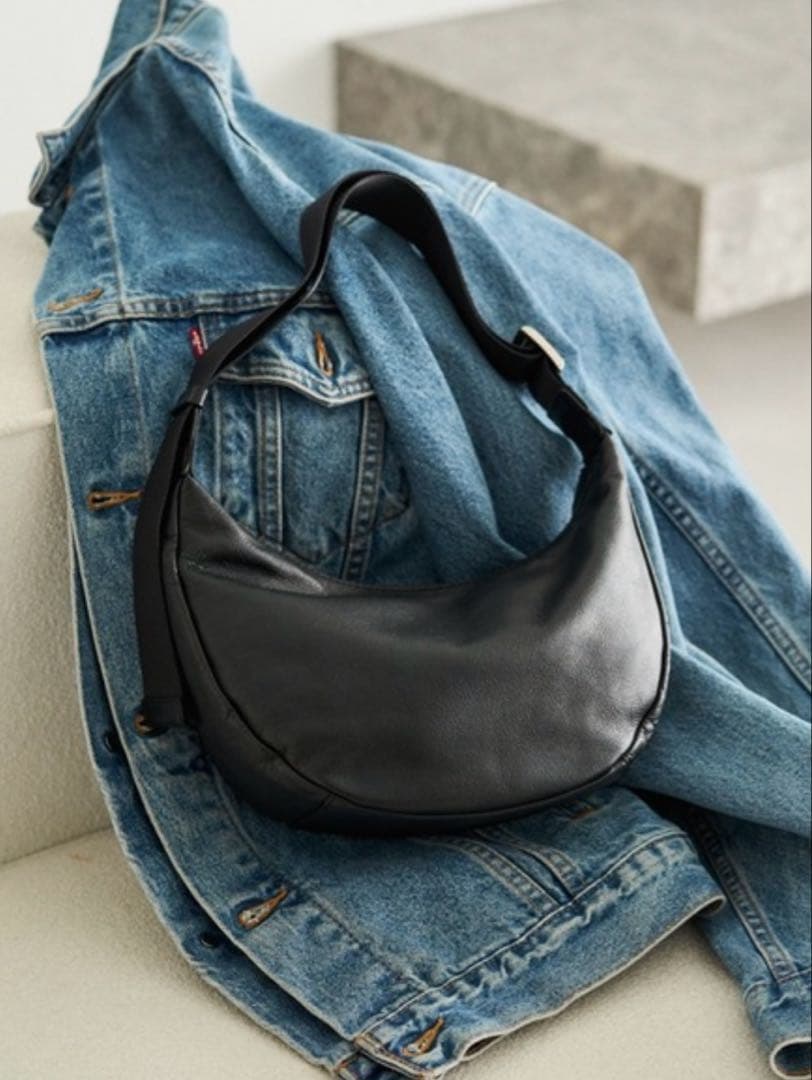 新品 russet ソフトレザーラウンドショルダーバッグ （CE-1326）