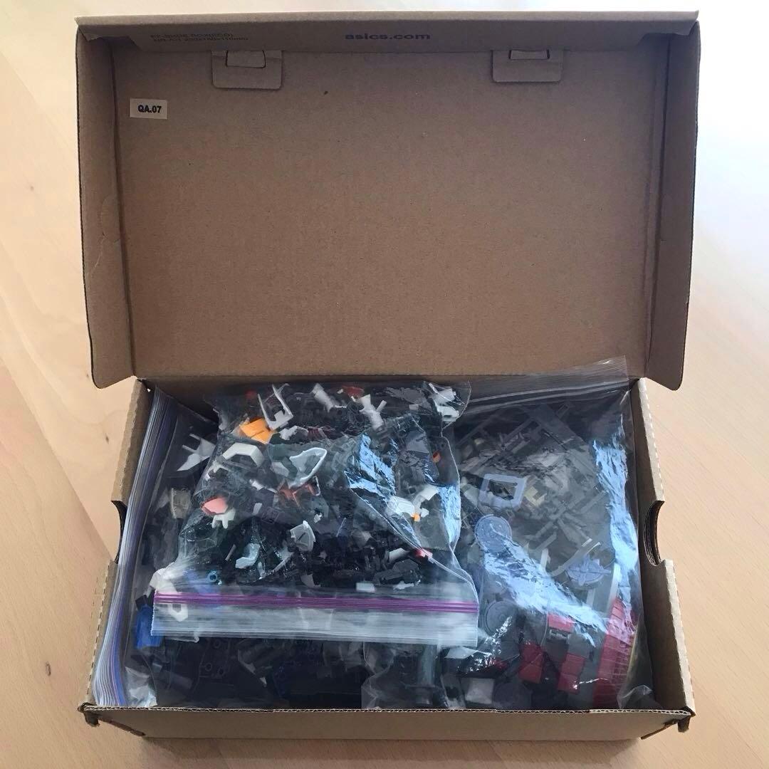 ガンプラ　パーツ　武器　ジャンク　箱いっぱい　まとめ売り