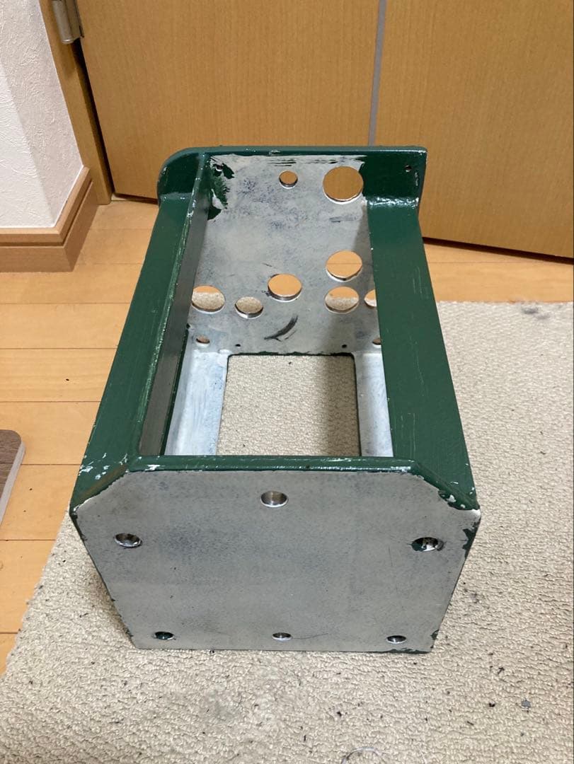 金属製 緑色 スタンド