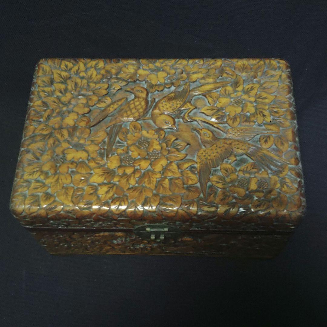 メイクボックス　化粧道具入れ　華鳥彫刻　　小鳥　木彫ボックス　彫刻　木製　ミ10