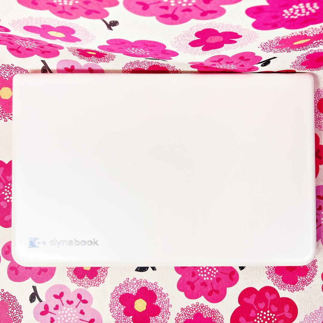 110【データ保存大容量1000GB❣️】メモリ8GB✨カメラ✨ノートパソコン✨白