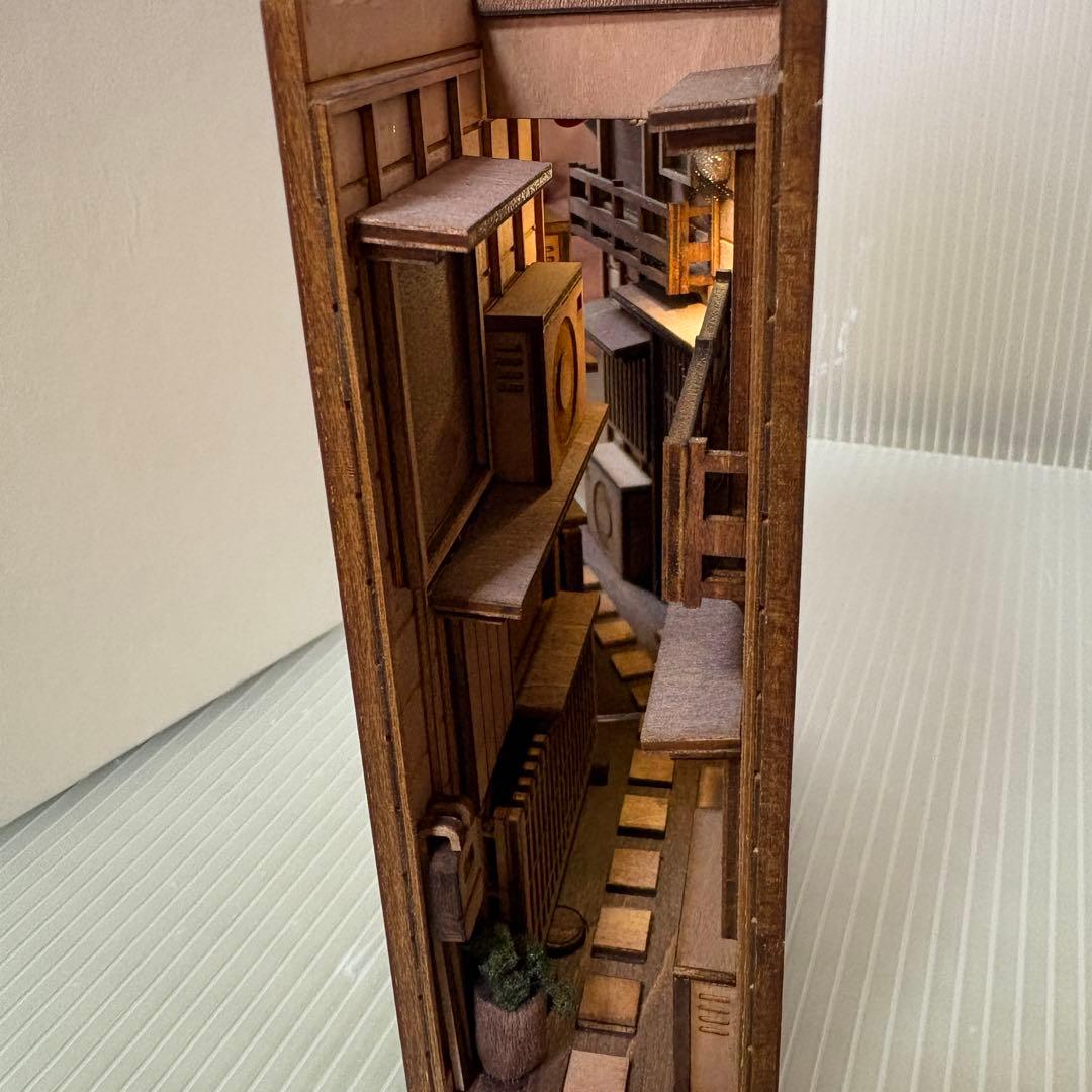 booksheif　路地裏　ブックシェルフ　ブックスタンド　monde