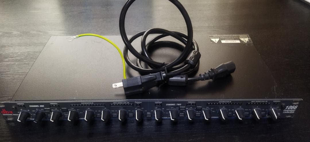 dbx 1066 2チャンネルコンプレッサー