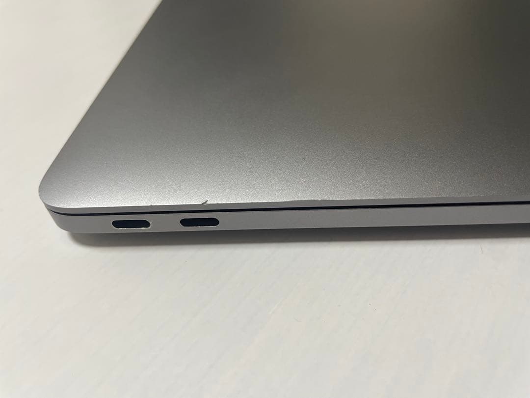 MacBookPro 2016 /13インチ/Core i5/8GB ハブ付き