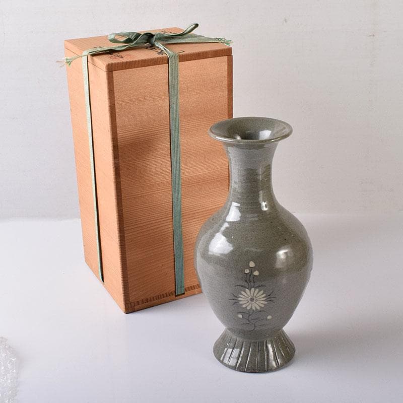 韓国美術　高麗窯　韓萬亀作　高麗青磁象嵌瓶　共箱　C　7557