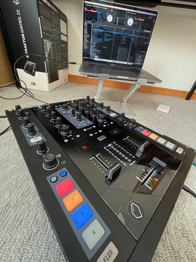 Traktor kontrol z2 DJ ミキサー