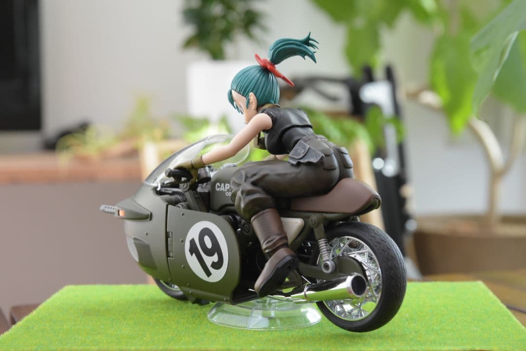 塗装済完成品 ドラゴンボール ブルマの可変式バイク