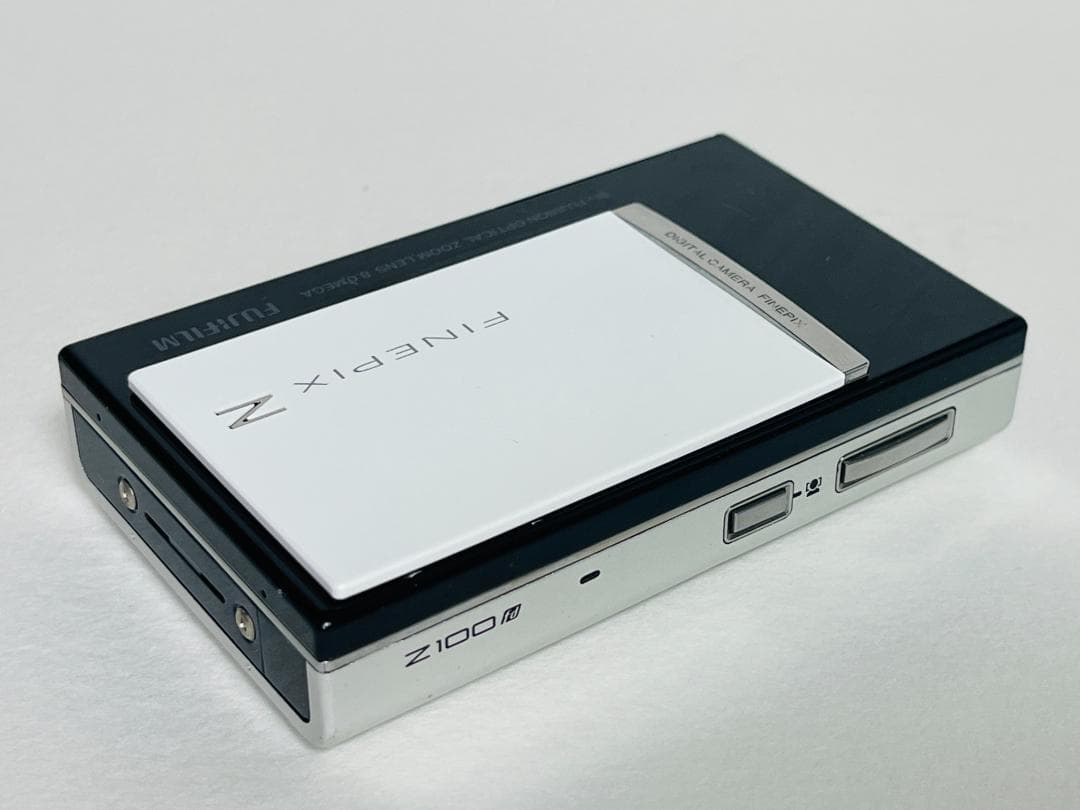 FUJIFILM FinePix Z100fd ブラック ホワイト デジカメ