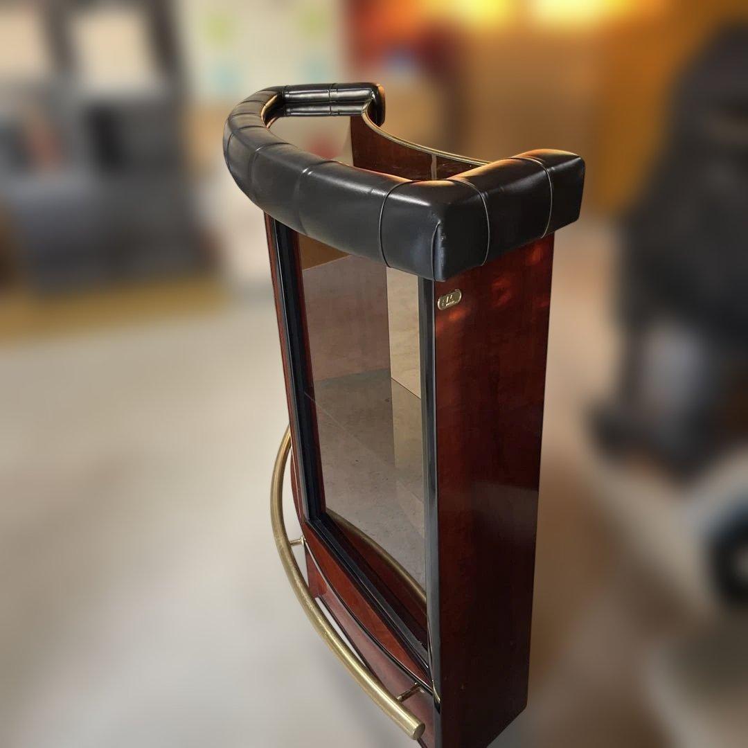 カーブ型木製ショーケース