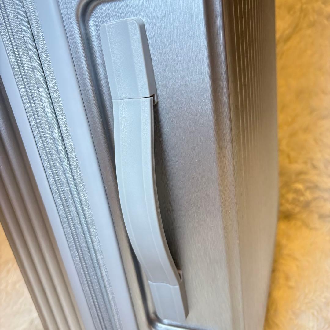 バッグ NEW ERA WHEEL CARRY CASE SMALL SILVER