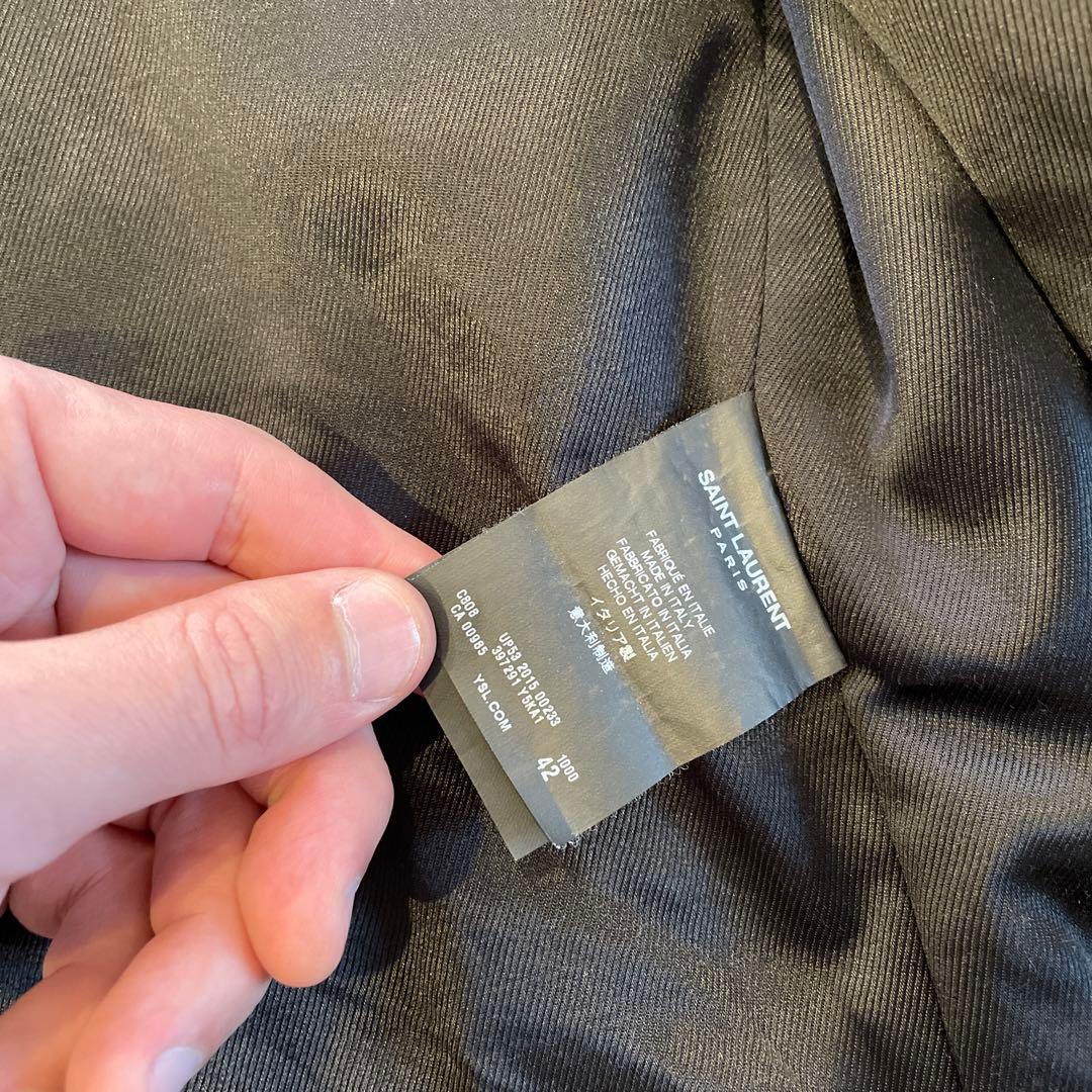 サンローラン　名作L01 ブラックボタン