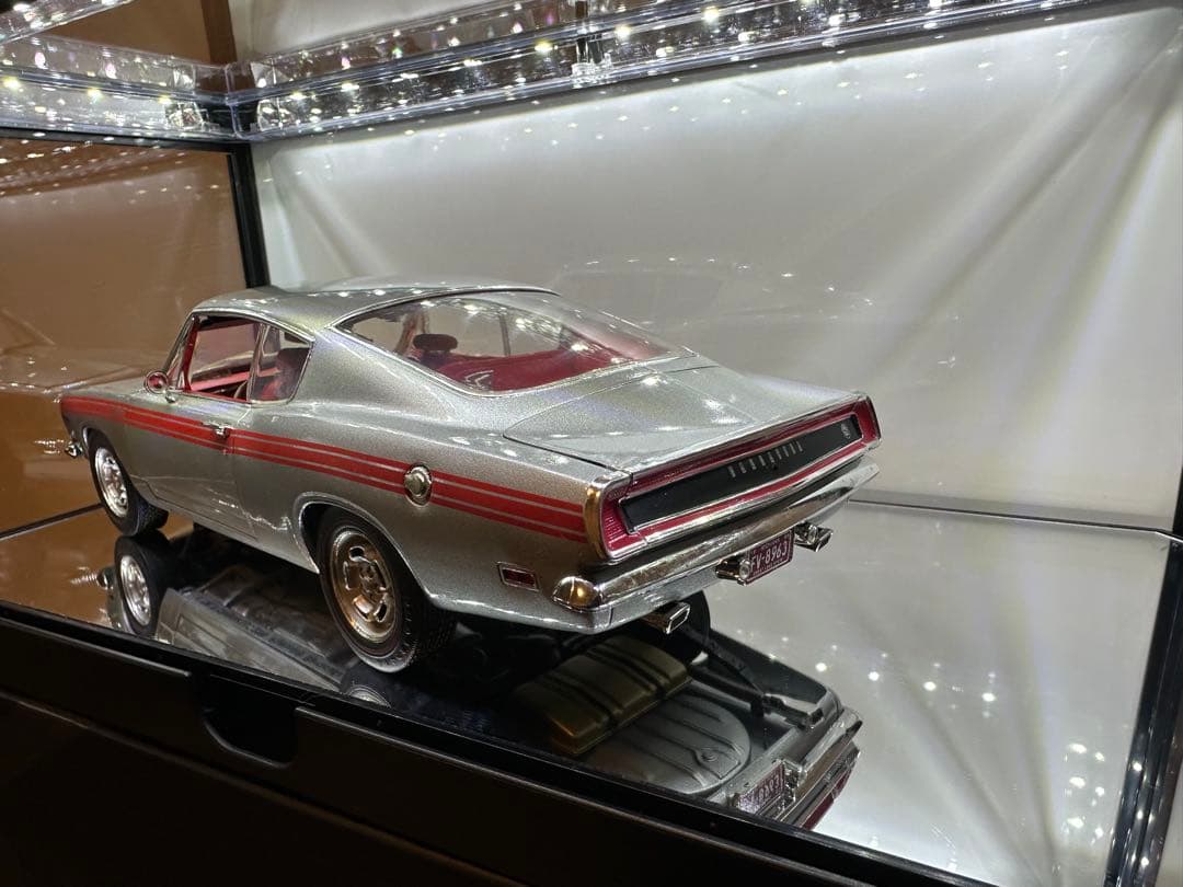 1969 Plymouth Barracuda 1/18シルバー　稀少品