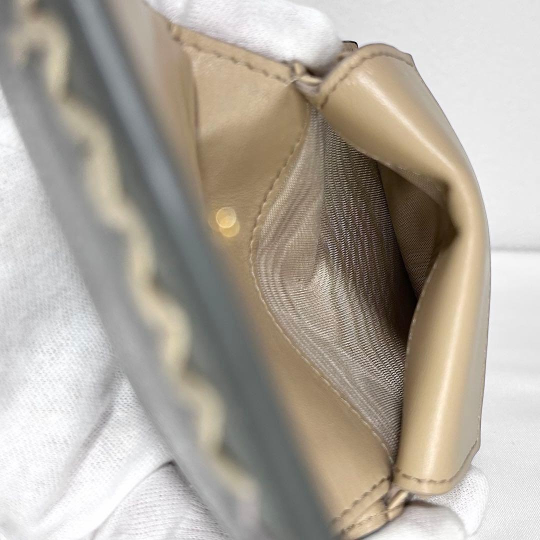 美品 MARNI マルニ 2つ折り財布 レザー ロゴ刺繍