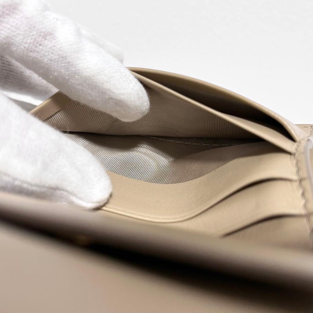 美品 MARNI マルニ 2つ折り財布 レザー ロゴ刺繍