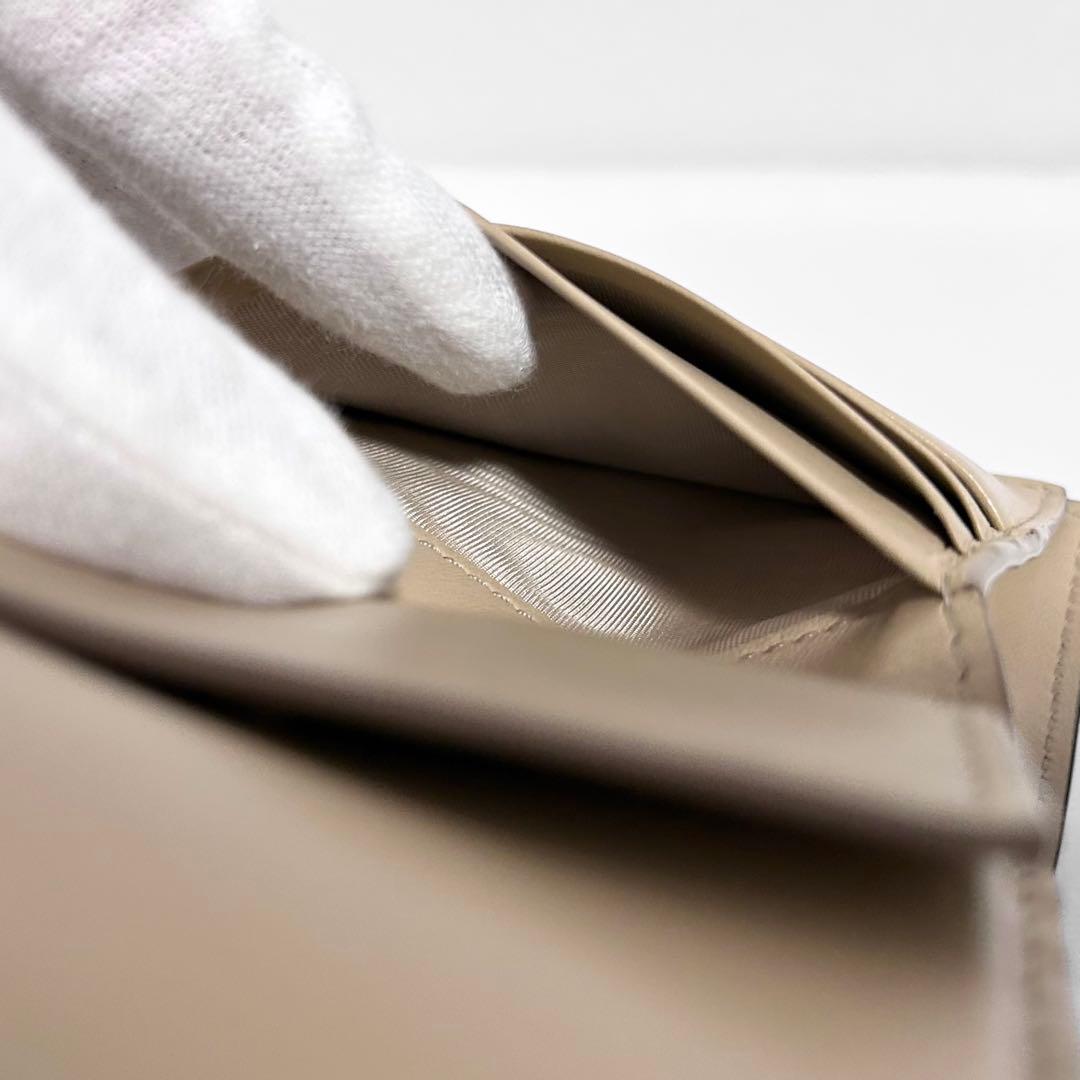 美品 MARNI マルニ 2つ折り財布 レザー ロゴ刺繍