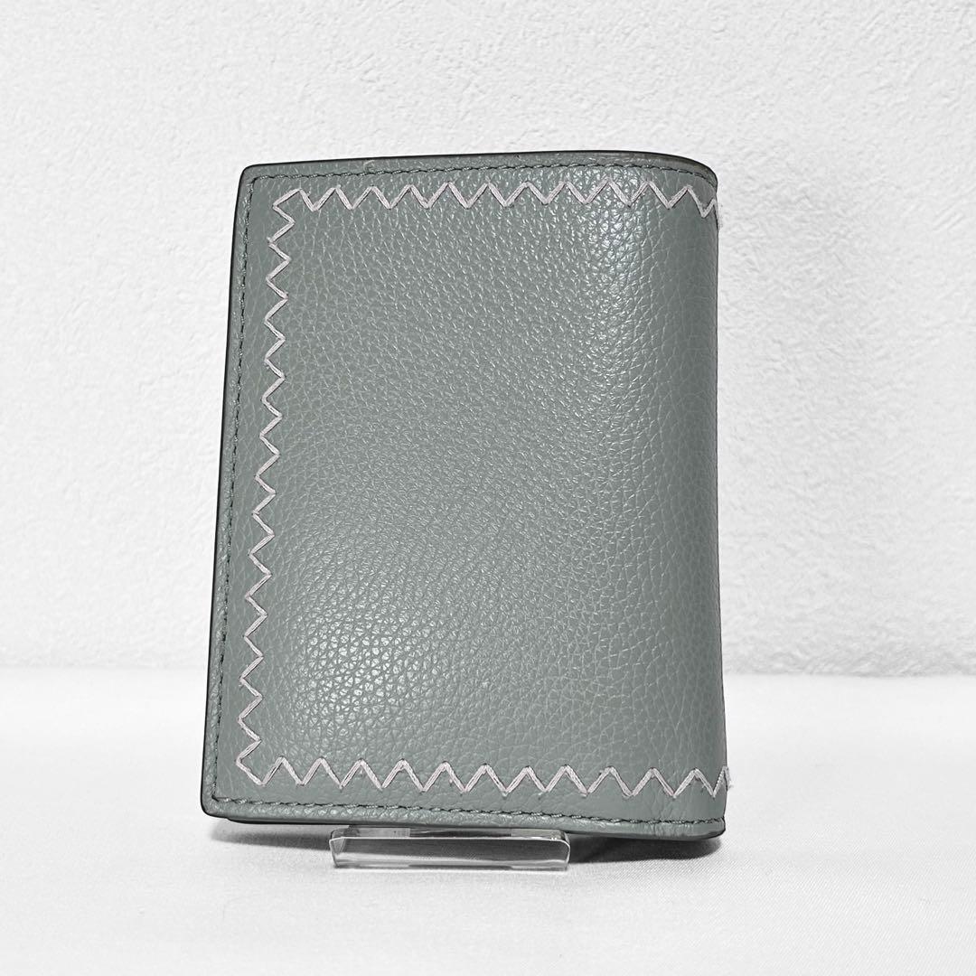 美品 MARNI マルニ 2つ折り財布 レザー ロゴ刺繍