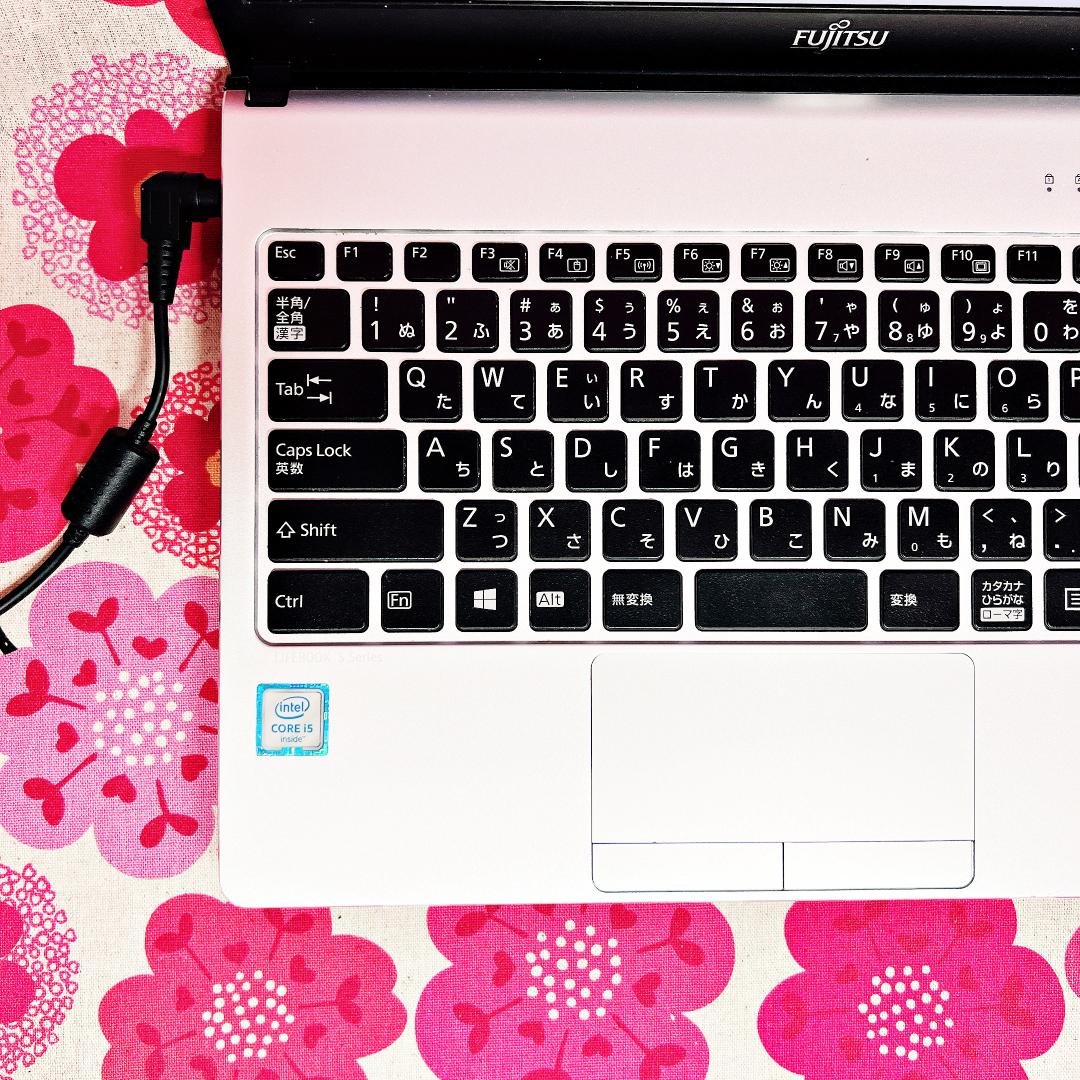 123【美品❣️】爆速SSD搭載✨バッテリー稼働OK✨カメラ✨ノートパソコン✨黒