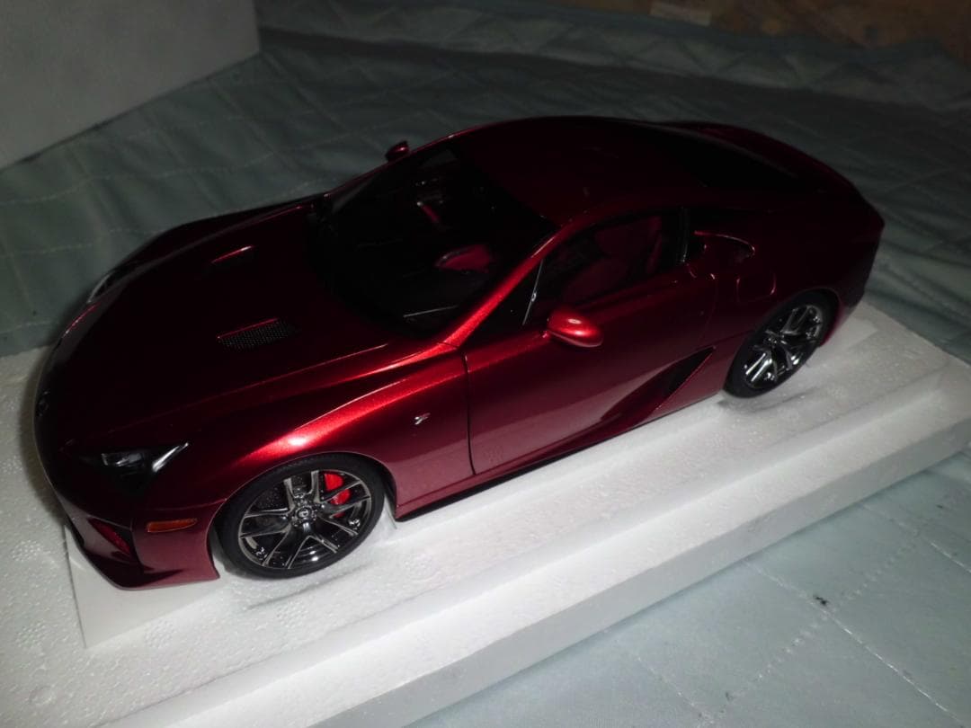 【現状品】オートアート 1/18 レクサス LFA パール・レッド