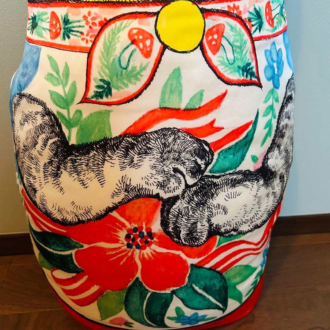 ヒグチユウコ ネコリョーシカ クッション 特大