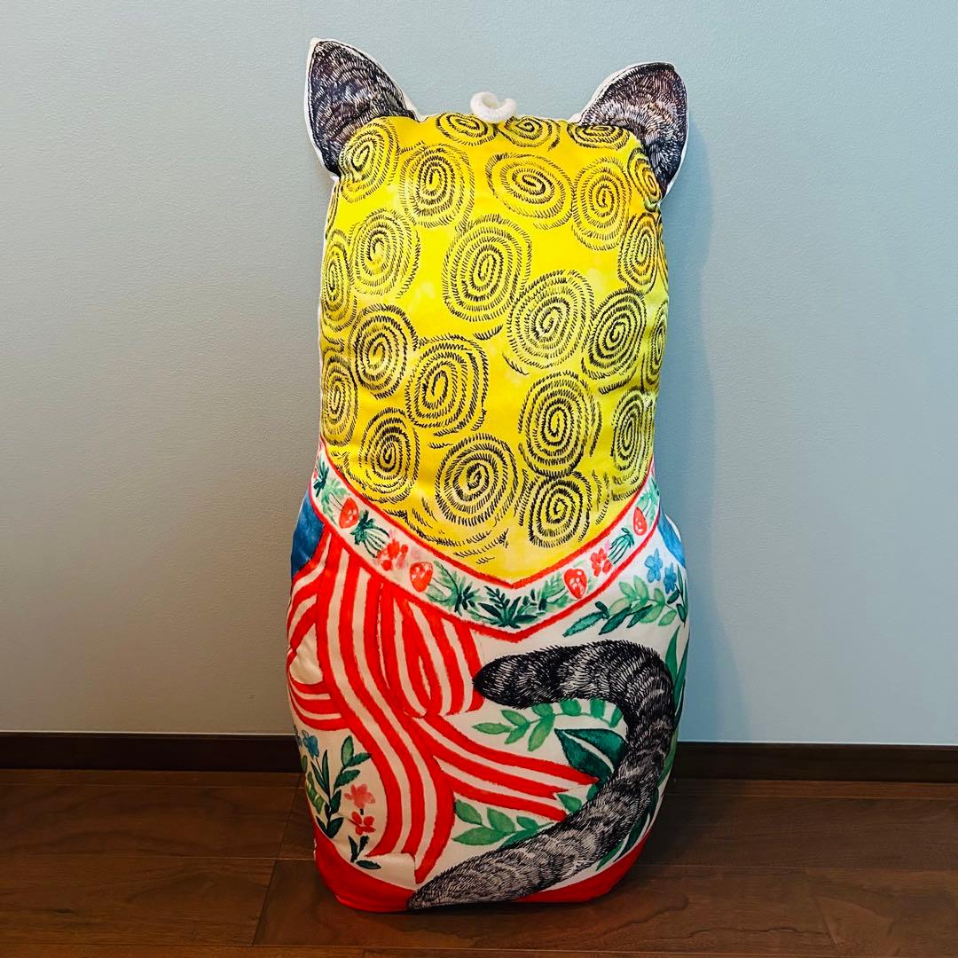 ヒグチユウコ ネコリョーシカ クッション 特大