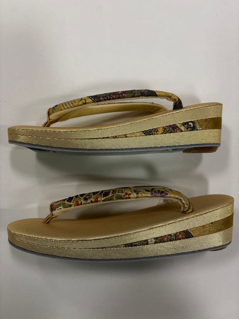和装用草履バッグセット　金　正絹　正倉院模様　刺繍　多色使い　成人式　未使用品