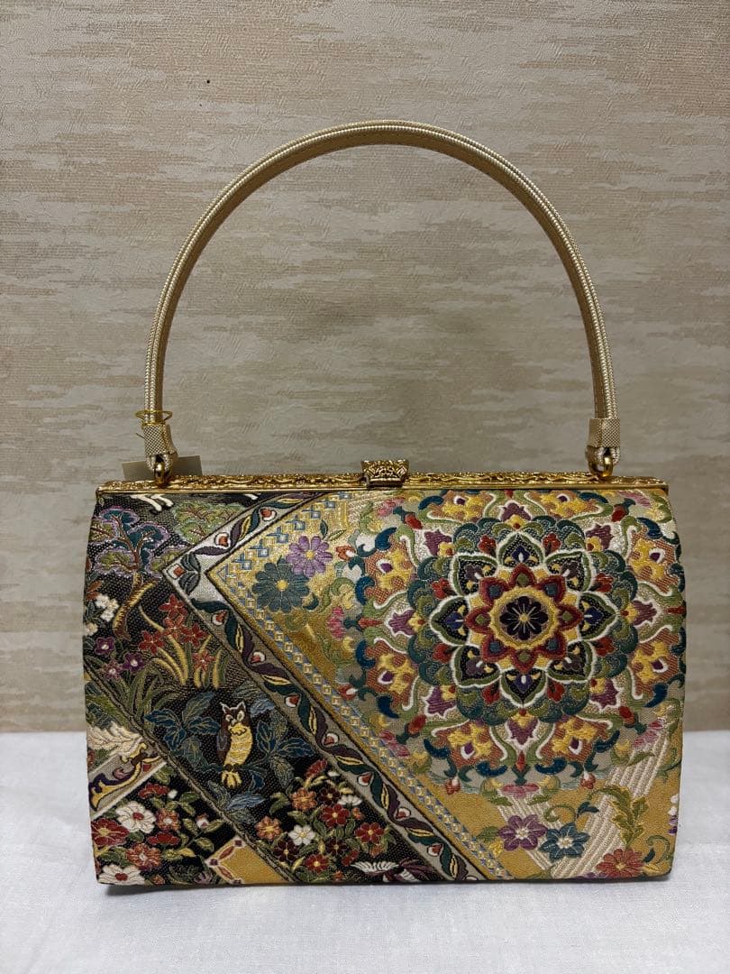 和装用草履バッグセット　金　正絹　正倉院模様　刺繍　多色使い　成人式　未使用品