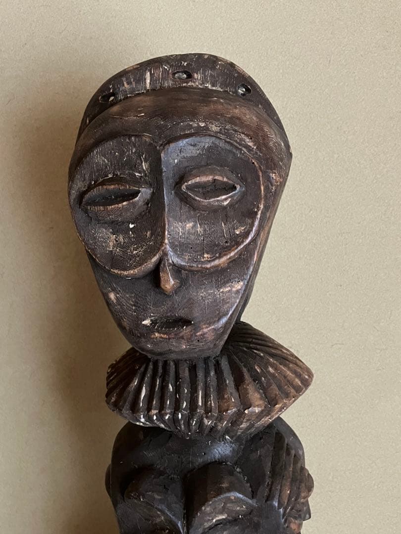 コンゴ民主共和国ソンゲ族　木彫りの像