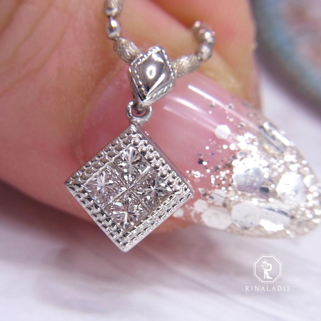 Pt900天然ダイヤモンド★プリンセスカットミステリーのミル打ちペンダントトップ
