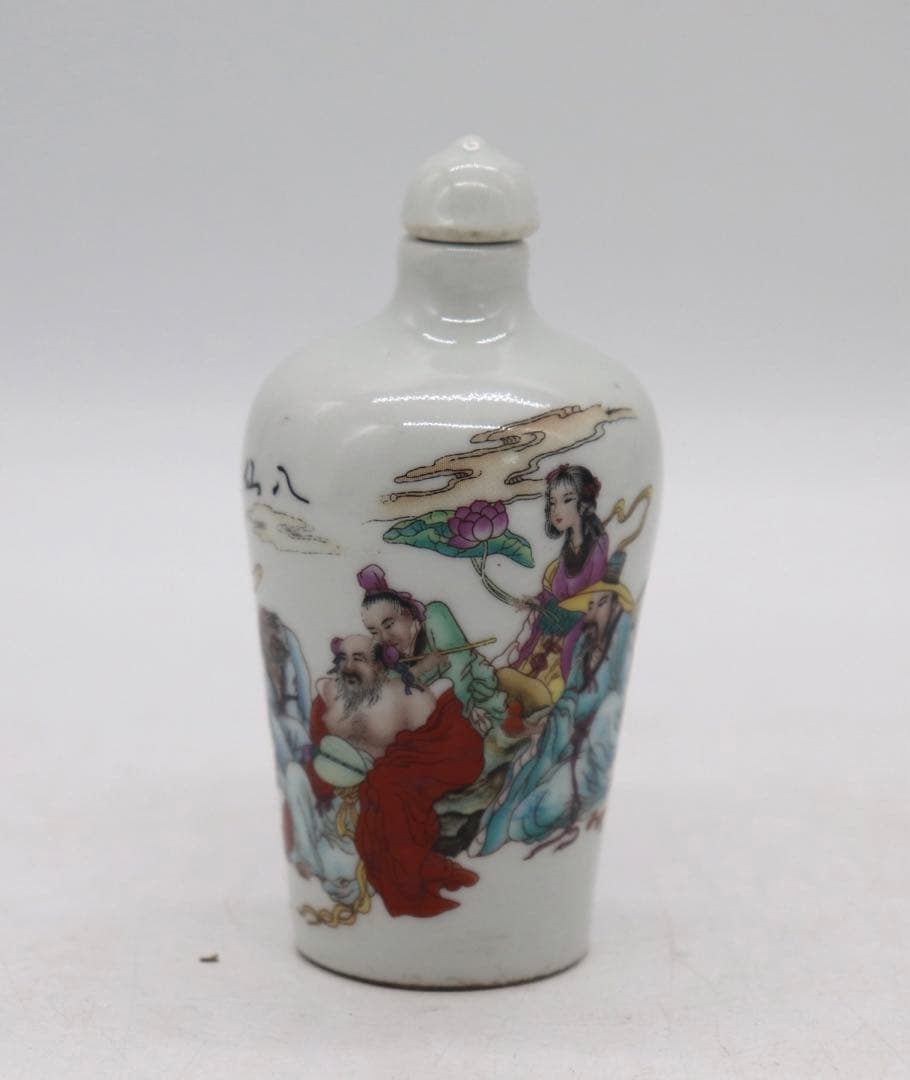 中国　粉彩　人物紋鼻煙壺　八仙過海　乾隆年製銘　送料込み1013