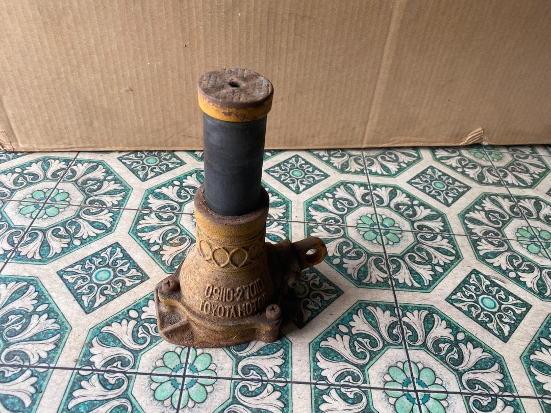 昭和レトロ・TOYOTA MOTOR 油圧ジャッキ1.5t