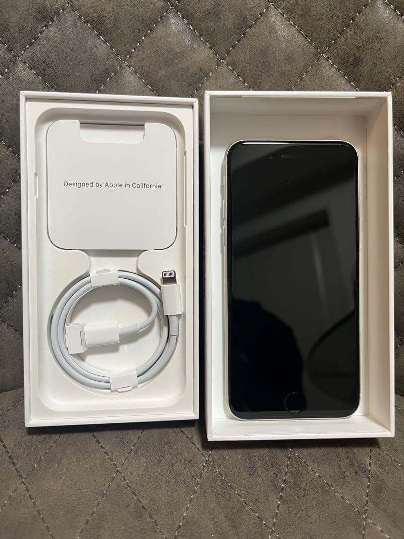 iPhone SE (第3世代) 128GB スターライト