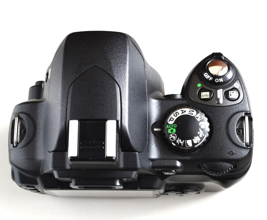 小さい軽い Nikon D40xデジタル一眼レフカメラ 綺麗簡単スマホへ転送可