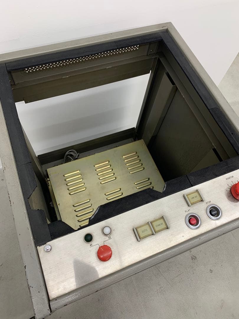 スペースエイジ ターンテーブル レコードプレイヤー 台 店舗什器 ディスプレイ