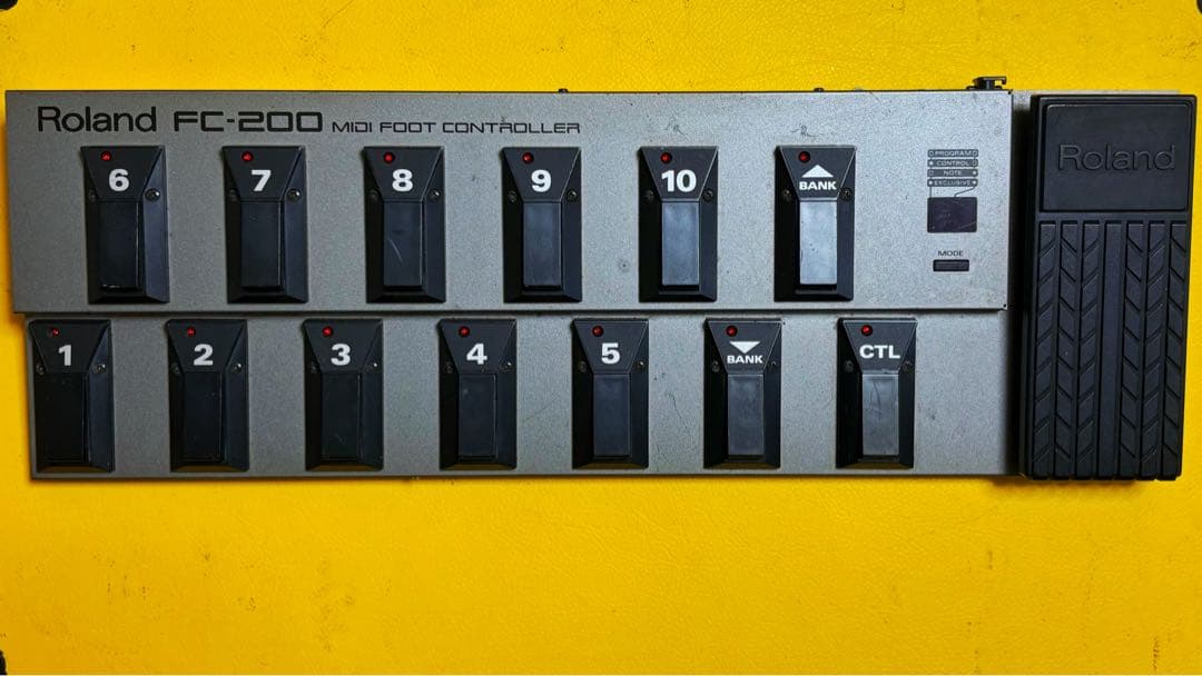 ギター FC-200 MIDI Foot Controller