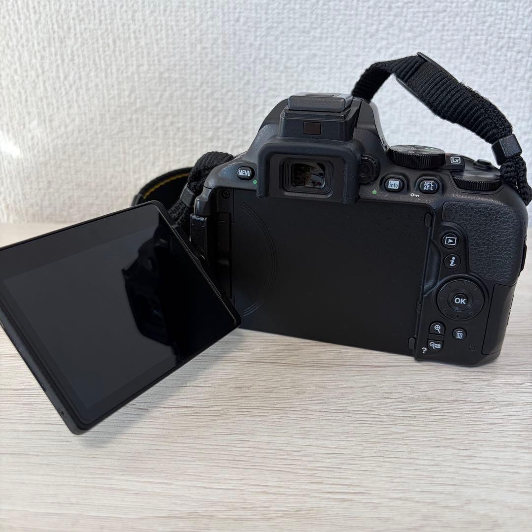 Nikon D5600 ダブルズームキッド＋35㎜単焦点レンズ