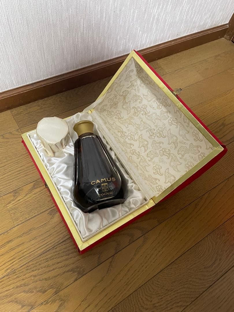 【未開栓】CAMUS(カミュ ブランデー カラフェ バカラボトル 化粧箱付)
