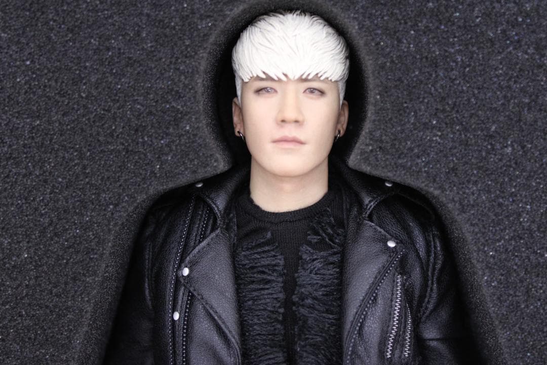 BIGBANG スンリ 12インチアクションフィギュア 29-EY1121-09