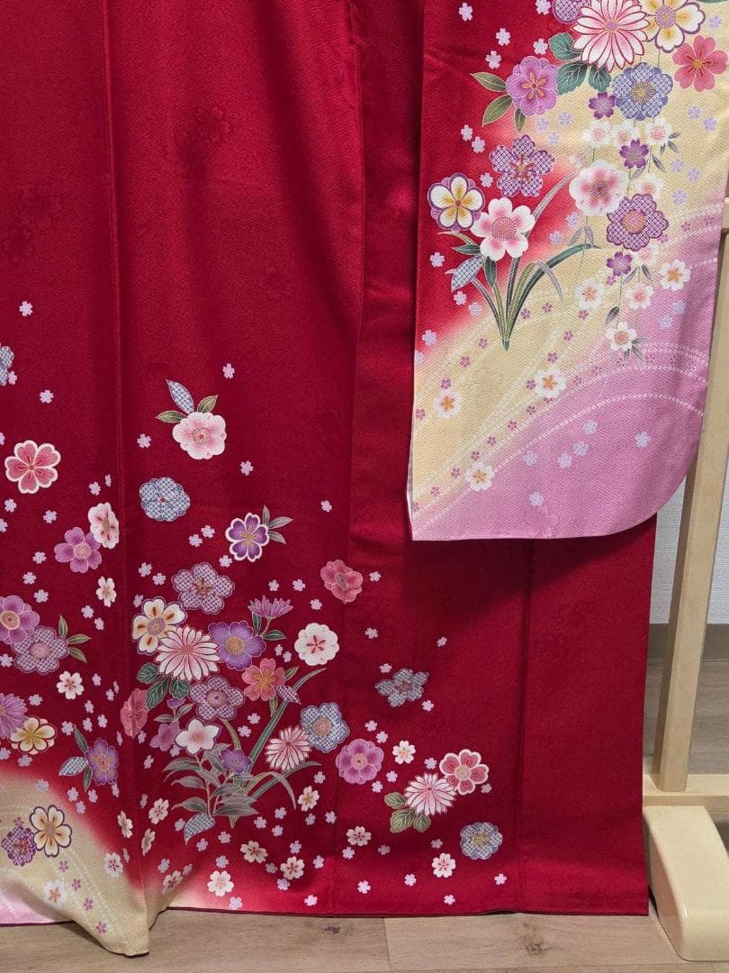 I 美品 振袖・襦袢セット かわいい花 金彩 金駒刺繍 袷 正絹 成人式 着物