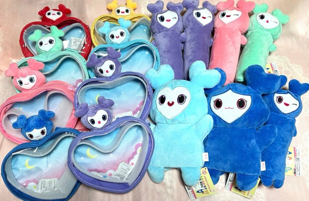 TWICELOVELYSぴょこきゅんバッグ ・のびふにゃポーチ他15点GIGO